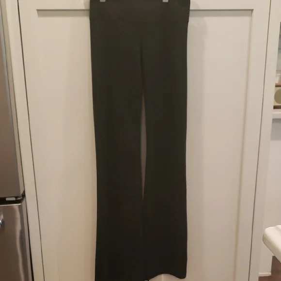 Under Armour Black Flare Leggings - Picture 3 of 4